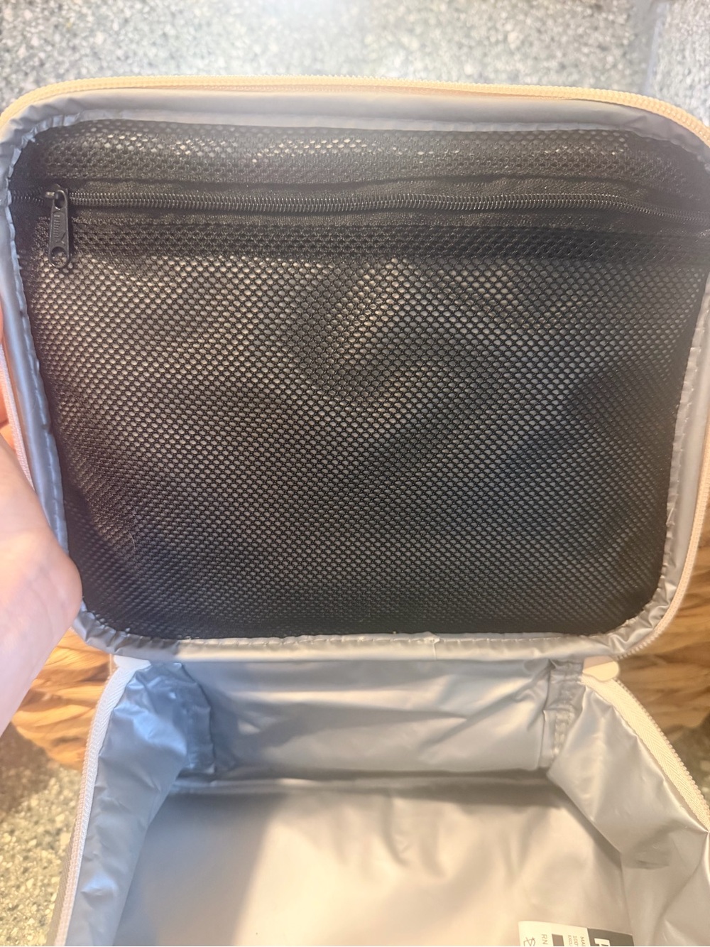 Puma Light Gray & pale pink Lunch Tote with Top Handle - Picture 11 of 13